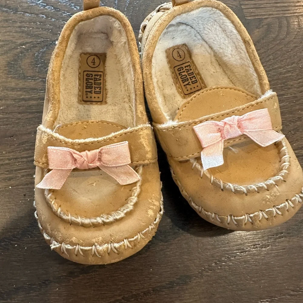 Toddler Girl Moccasins